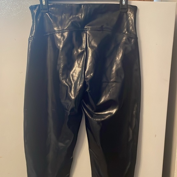 SPANX Size Large Shiny Black Legging Pants Like New - Picture 5 of 6